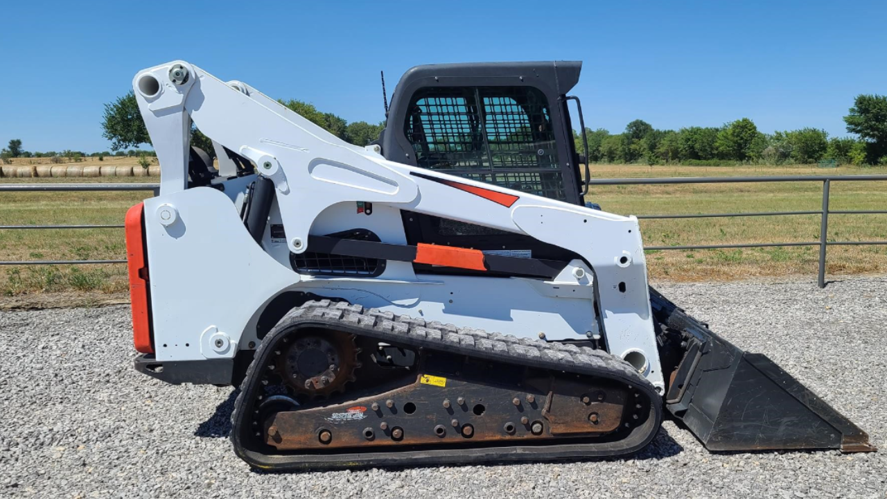 Bobcat T870 Data