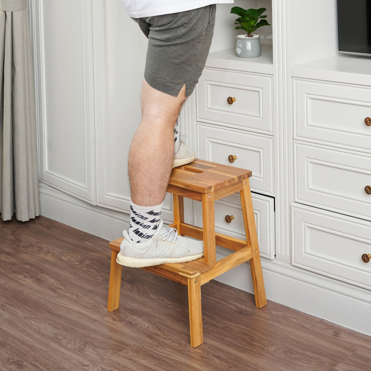 Tabouret à deux marches en bois d'acacia rectangulaire de petite taille, capacité de 250 lb