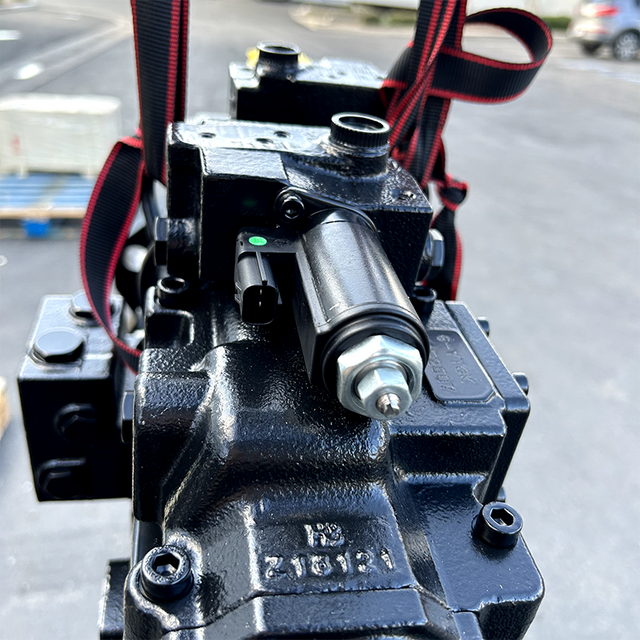 Hydraulic Pump YN30P00020F1 YN30P00017F1 Angkop para sa Kobelco Excavator SK210DLC-8 SK215SRLC SK235SRLC-2 SK210LC-8 200-8 SK210D-8